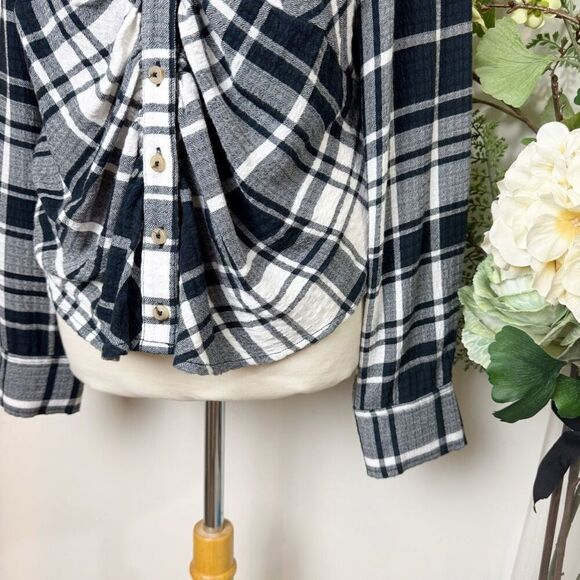 Pilcro Plaid Ruched Button-Down Blouse | Large | Anthropologie - Picture 5 of 13